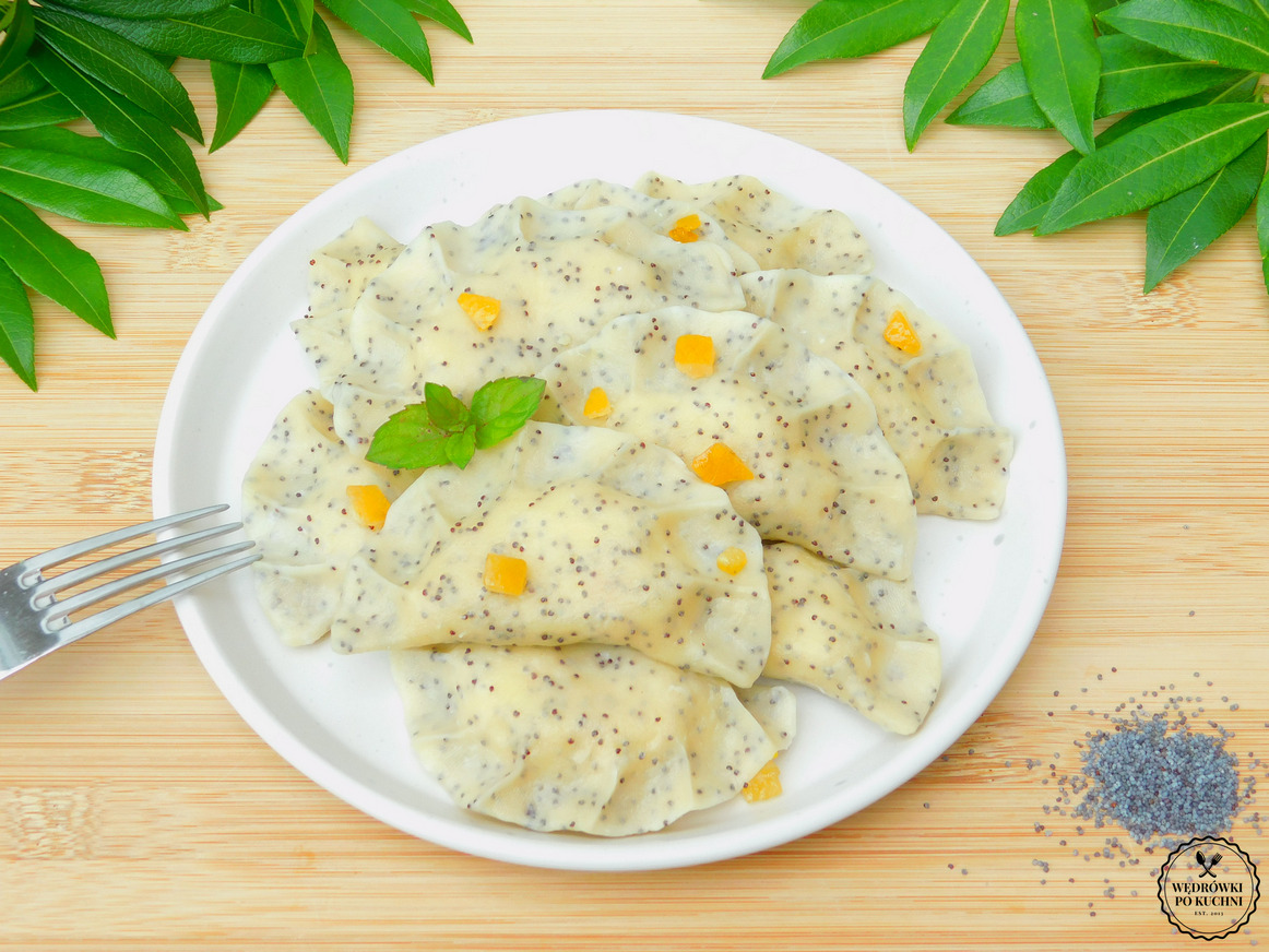 Pierogi makowe z serem i nutą pomarańczy